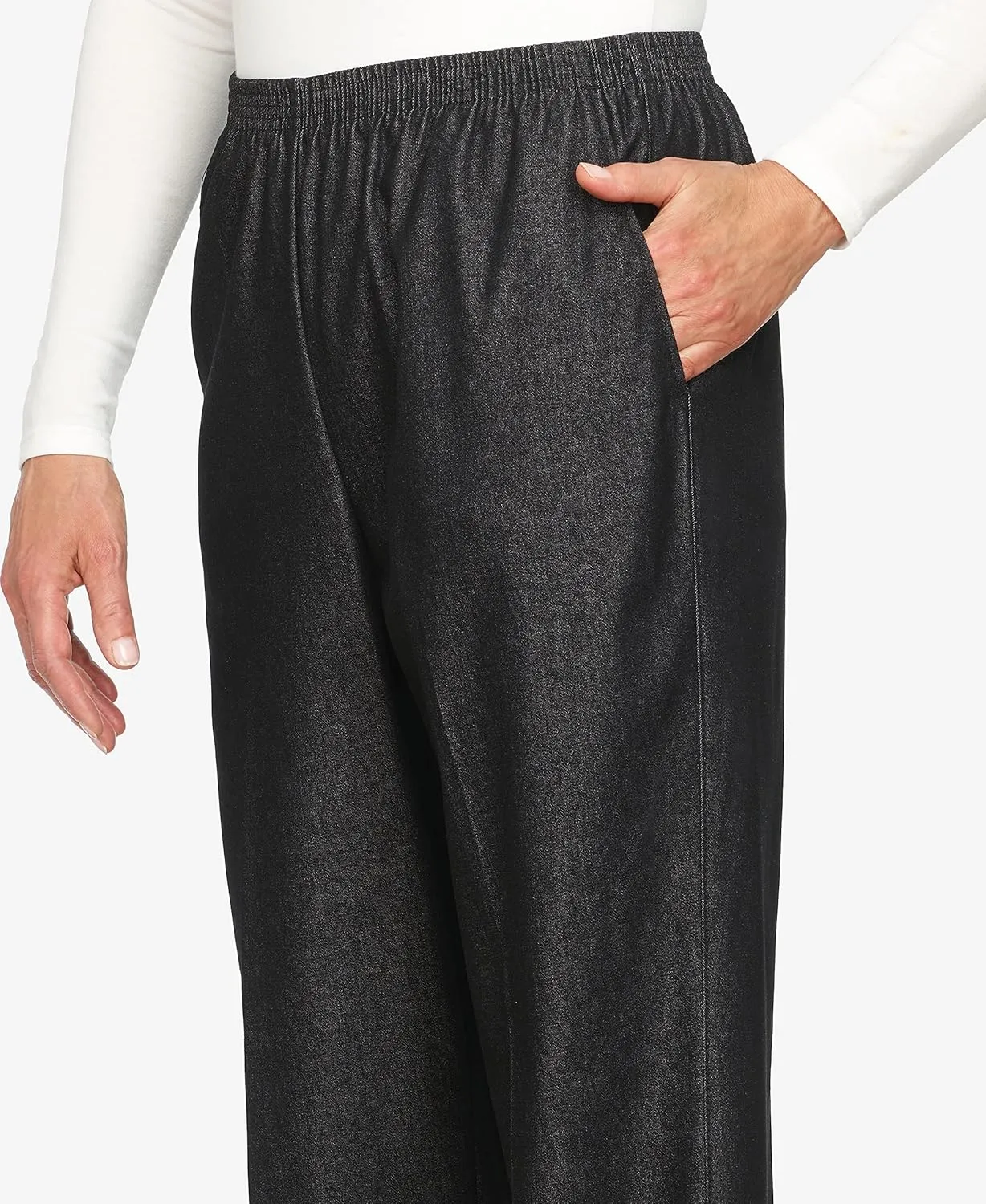 Alfred Dunner Women's Petite Black Denim Proportioned Medium Pant
