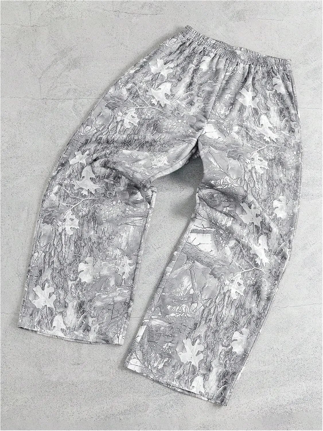 GORGLITTER Men's Camo Pants Y2K Wide Leg Baggy Elastic Waist Stacked Pants Streetwear