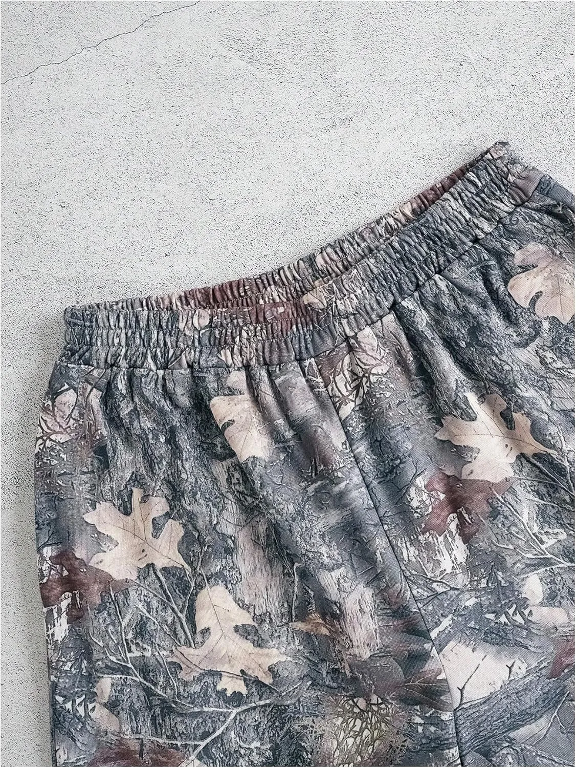 GORGLITTER Men's Camo Pants Y2K Wide Leg Baggy Elastic Waist Stacked Pants Streetwear