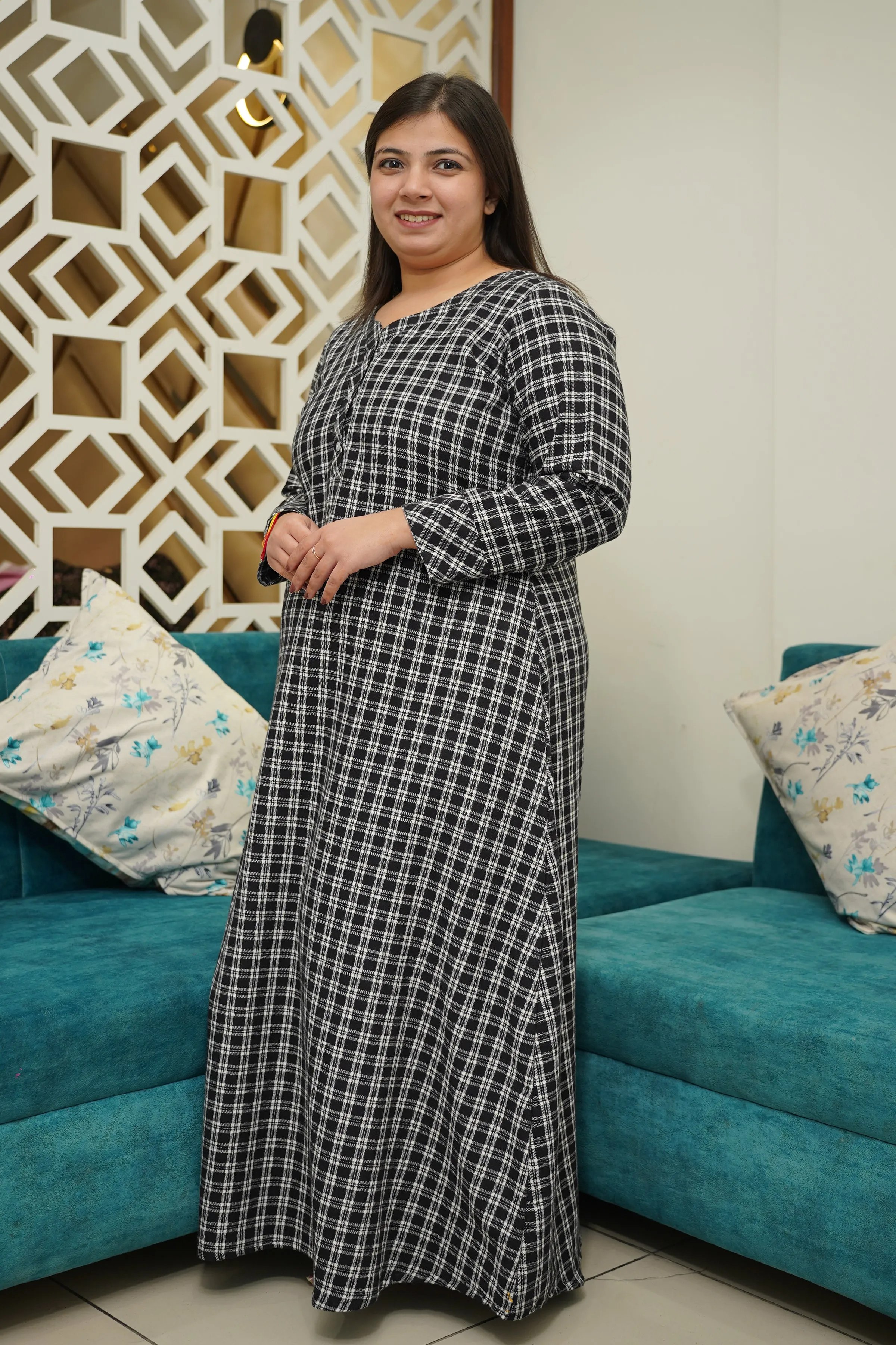 Midnight Grids Woollen Night Gown