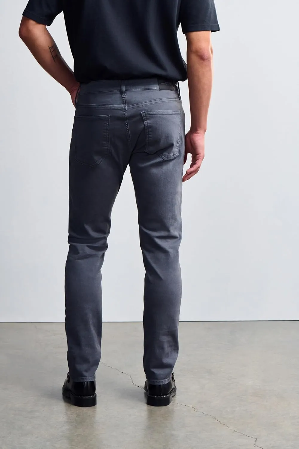 Ride Men's Regular Rise Slim Leg Jeans