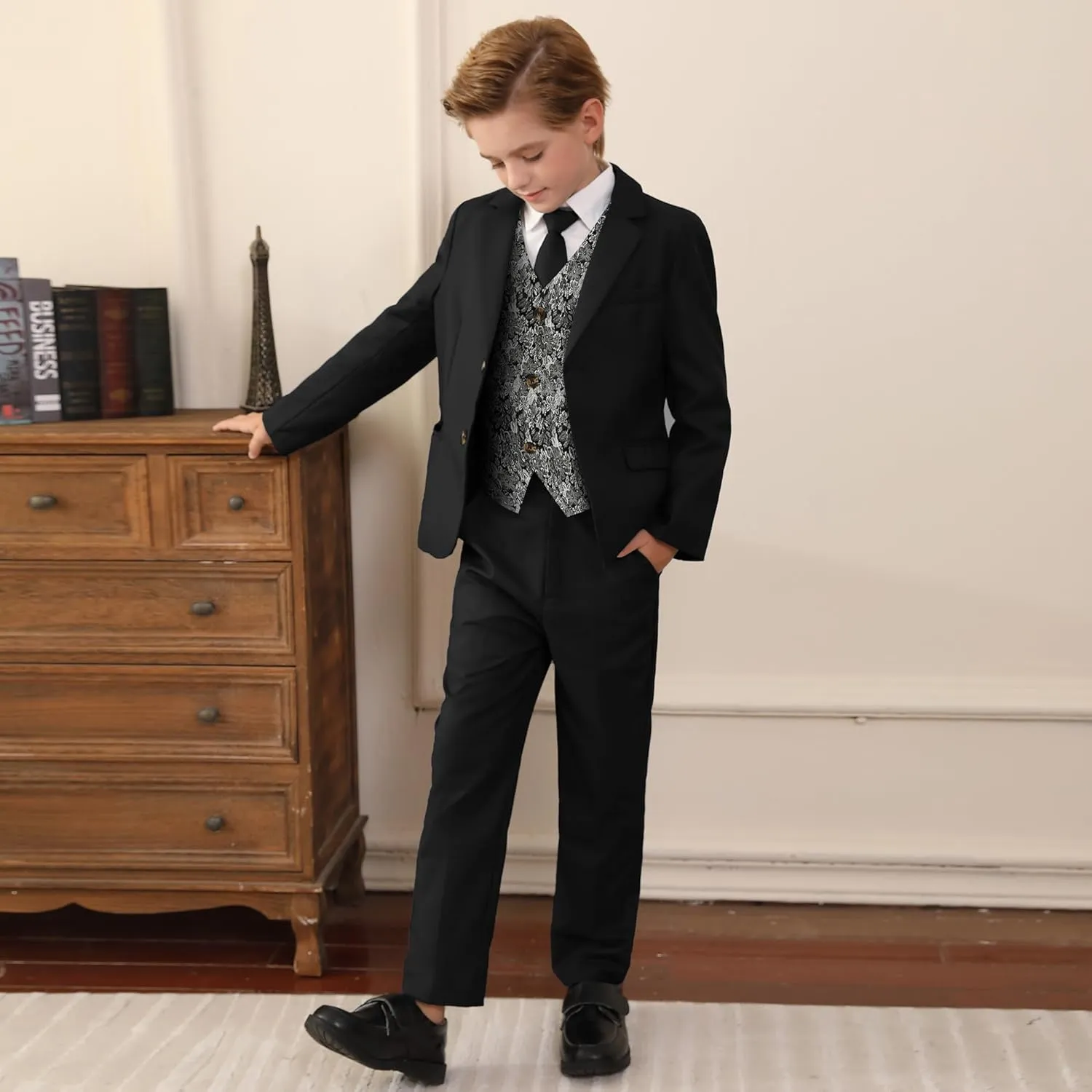 SANMIO Boys Suit 4 Piece Slim Fit Boys Suits Jacket Vest Pants Tie for Kids Suits Sets Boy Formal Tuxedo Set